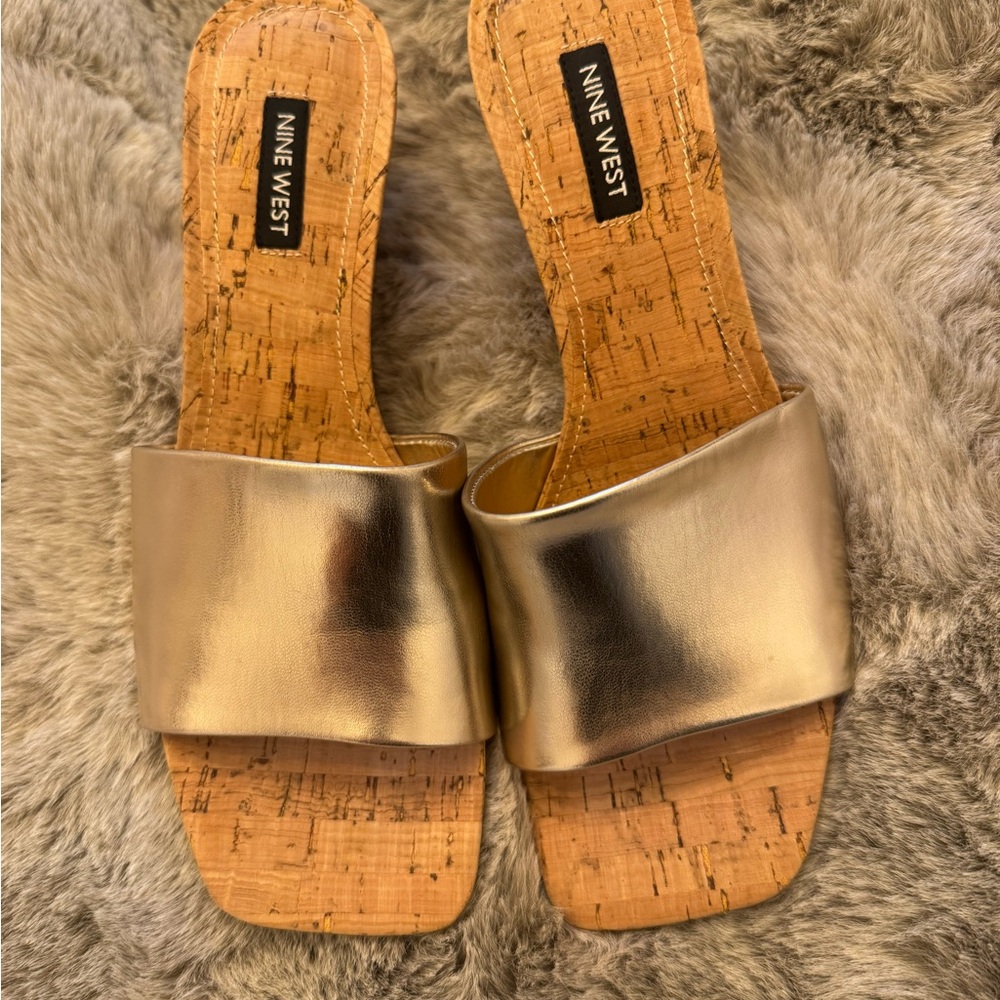 Nine West Metallic Gold slide wedge - Picture 5 of 8